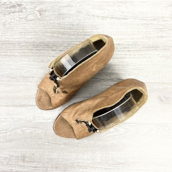 Vintage Steve Madden Women’s Heel Tan Leather Booties Front Zip Euro 37 US 6.5 - Picture 3 of 10